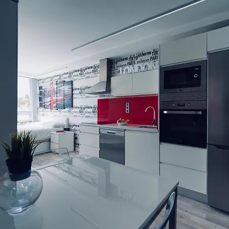 Modern Concept Estudio Junto Al Mar Con Piscina Apartment