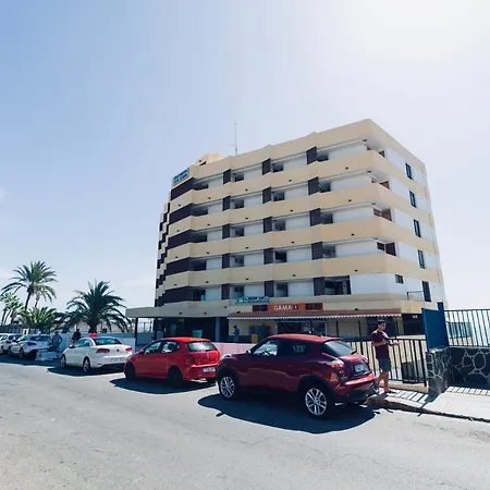 Modern Concept Estudio Junto Al Mar Con Piscina Apartment