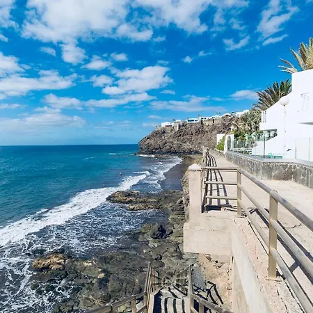 Modern Concept Estudio Junto Al Mar Con Piscina *